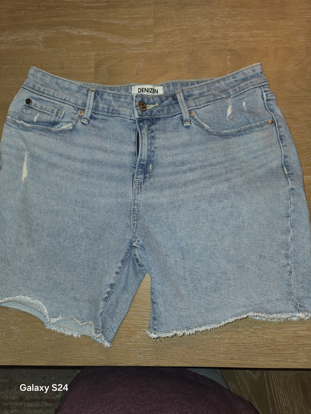 Levi's/Denizen Light Blue Distressed Denim Cutoff Shorts Mid Rise Womens Sz 8